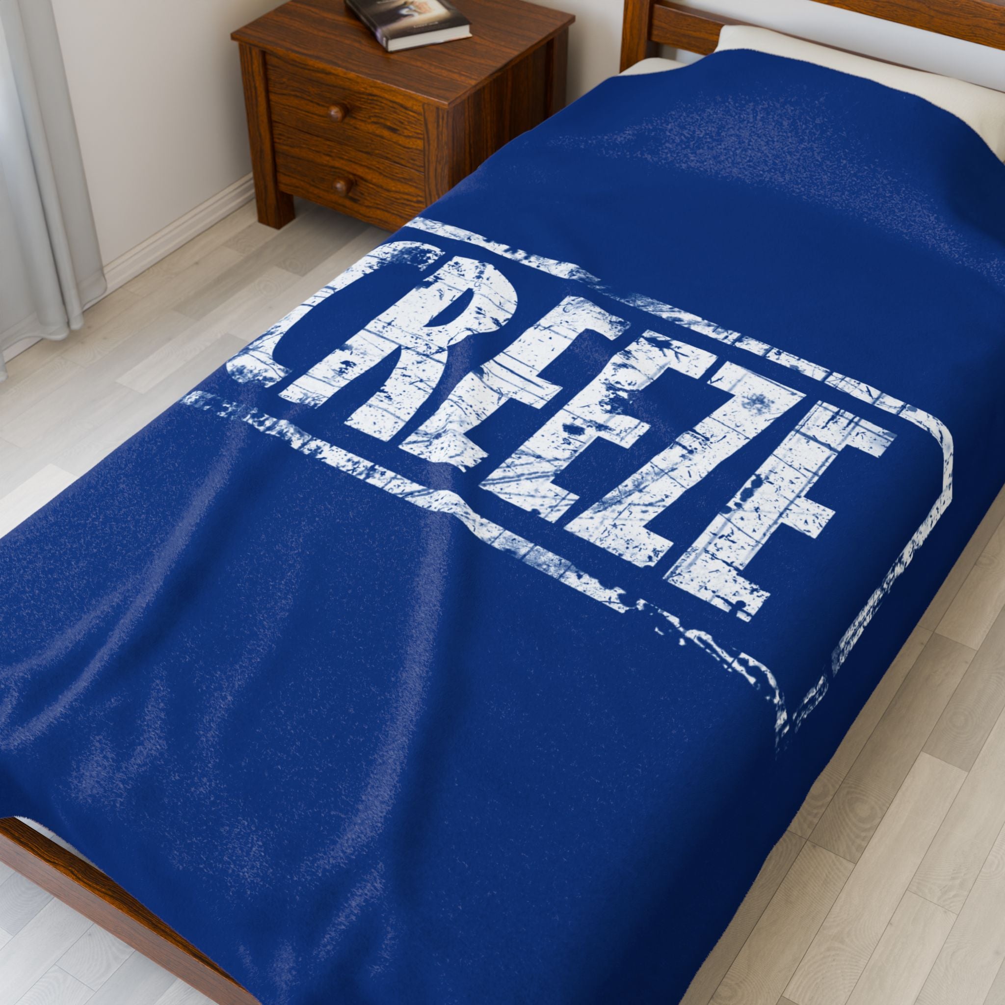 Cozy Velveteen Plush Blanket with 'CREEZE' Design | Perfect for Winter Nights, Gifts, Home Decor, and Movie Marathons